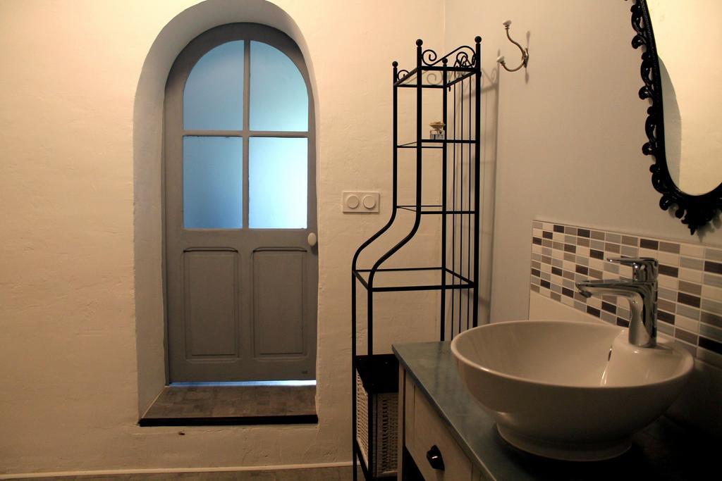 Mas De La Douceur Bed & Breakfast Saint-Andiol Oda fotoğraf